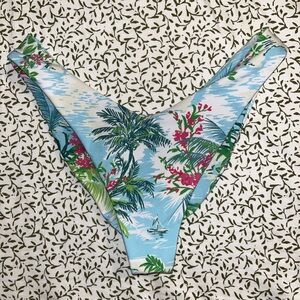 SKatie Parker bottoms in Poipu